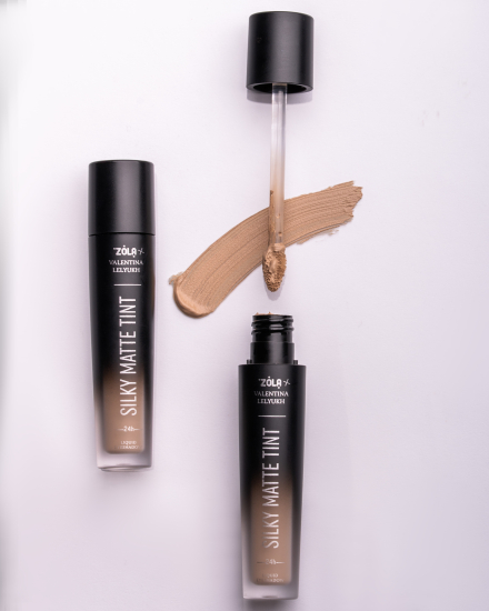 ZOLA x Valentina Lelyukh Рідкі тіні для повік Silky Matte Tint 01 Soft beige - фото №3 